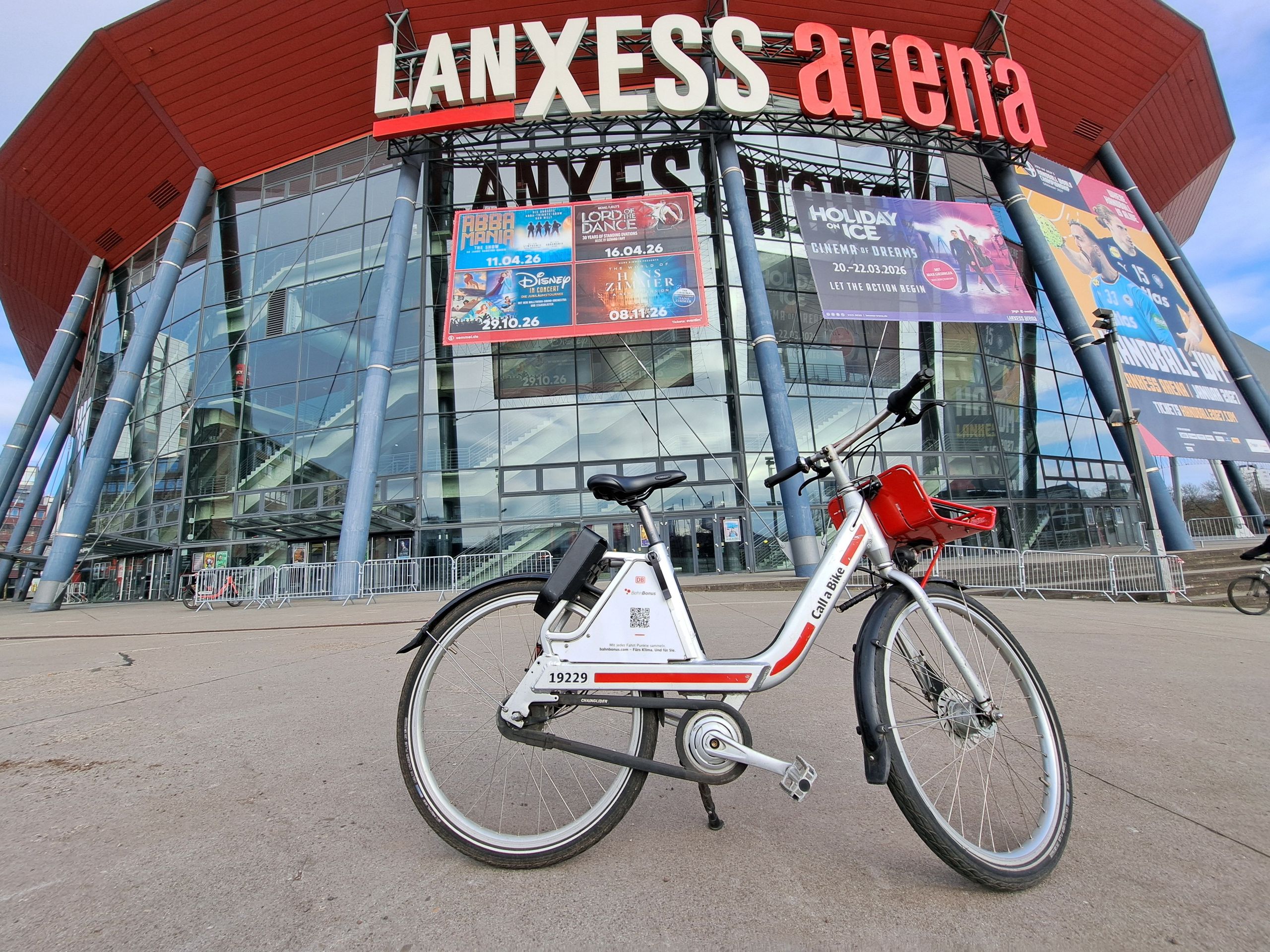Neue Station an der LANXESS arena