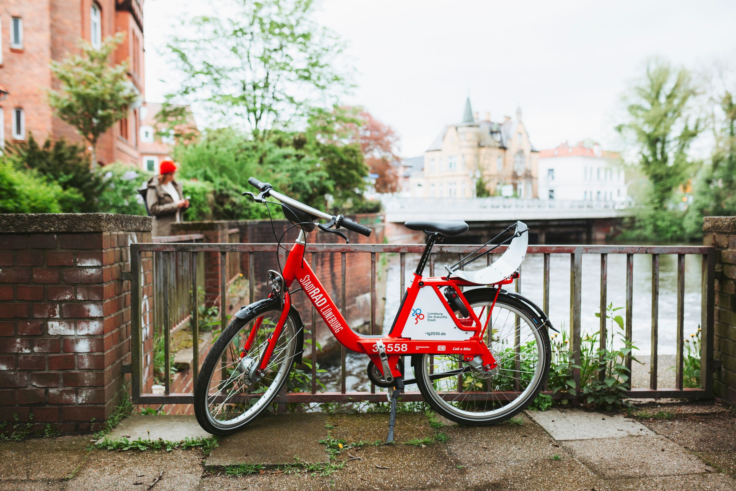 StadtRAD Lüneburg auf einer Brücke